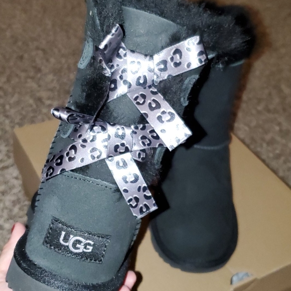 Bailey Bow II Exotic - Picture 1 of 3